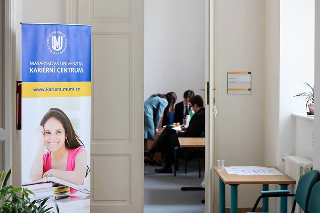 Personalistika prakticky se uskuteční pro studenty Masarykovy univerzity 16.-17.října. Foto: Archiv Karierního centra MU 0965 personalistika-ze-zakulisi 2 archivPZZ